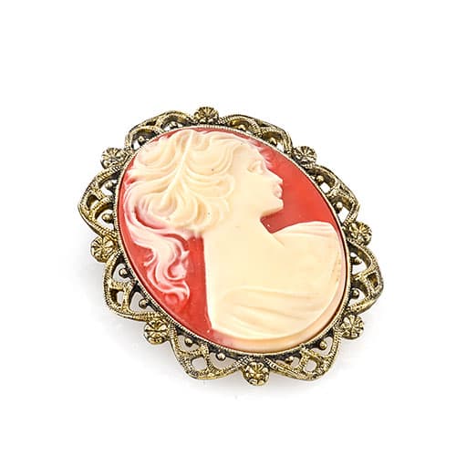 Signature 1928 Oval Cameo Pin