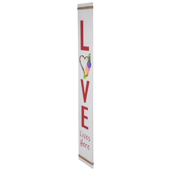 Northlight Seasonal Love Lives Here Valentine''s Day Porch Sign