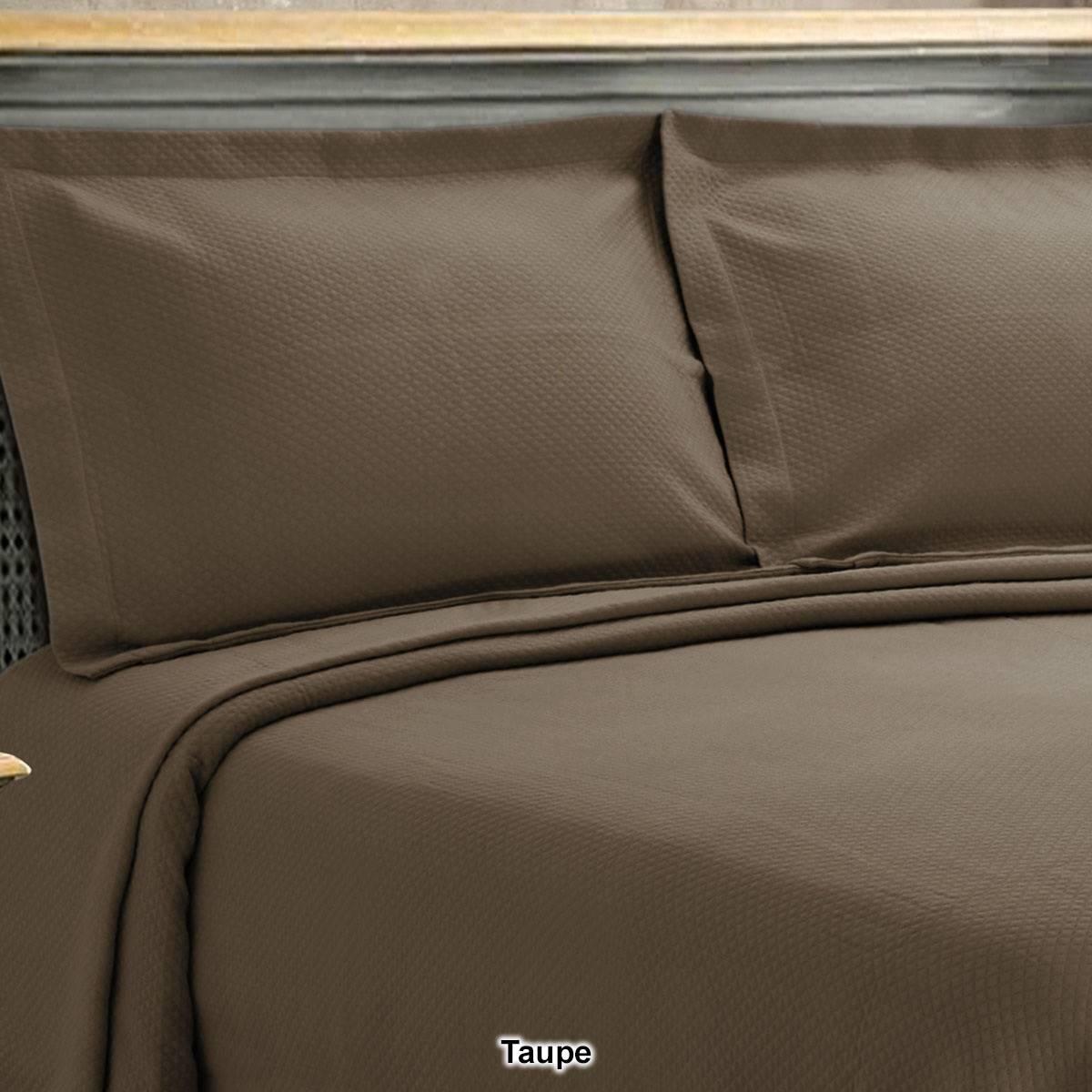 Superior Jacquard Matelassé Cotton Diamond Solitaire Bedding Set
