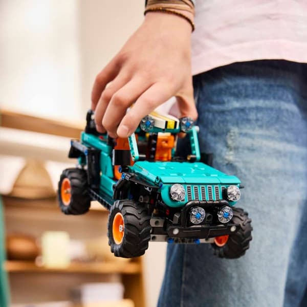 LEGO® Technic Jeep® Wrangler Rubicon SUV