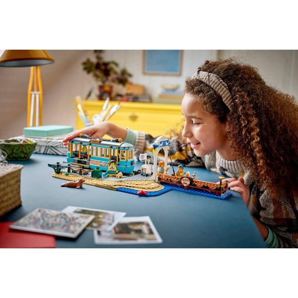 LEGO® City Classic Beach Streetcar Building Kit