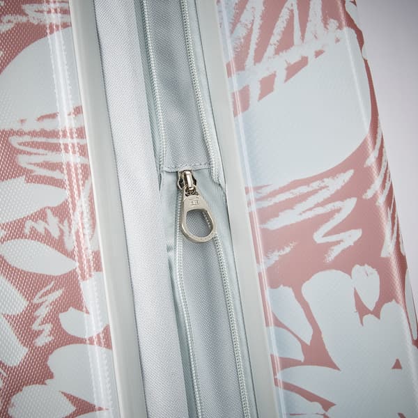 American Tourister&#174; Moonlight Garden Rose 24 in. Spinner
