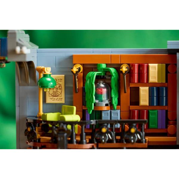 LEGO® Icons Bookstore: Book Nook