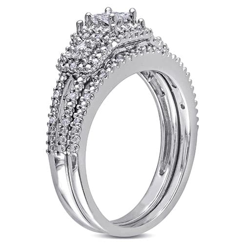 Loveblooms™ Princess & Round Diamond Bridal Ring Set