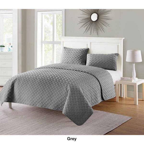 VCNY Home Nina Embossed Basketweave Quilt Set