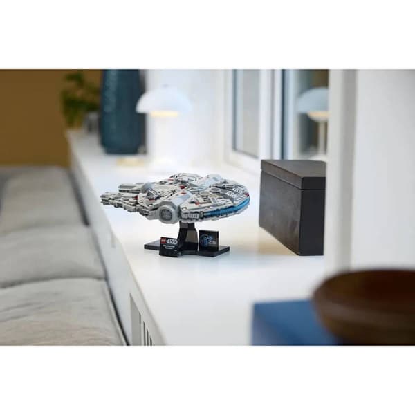 LEGO&#174; Star Wars&#174; Millennium Falcon&#8482; Building Kit
