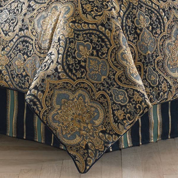 Five Queens Court Palmer 4pc. Comforter Set