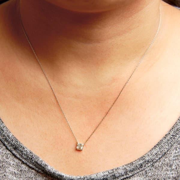 Haus of Brilliance 10kt. Gold 1/10ctw. Diamond Mosaic Pendant