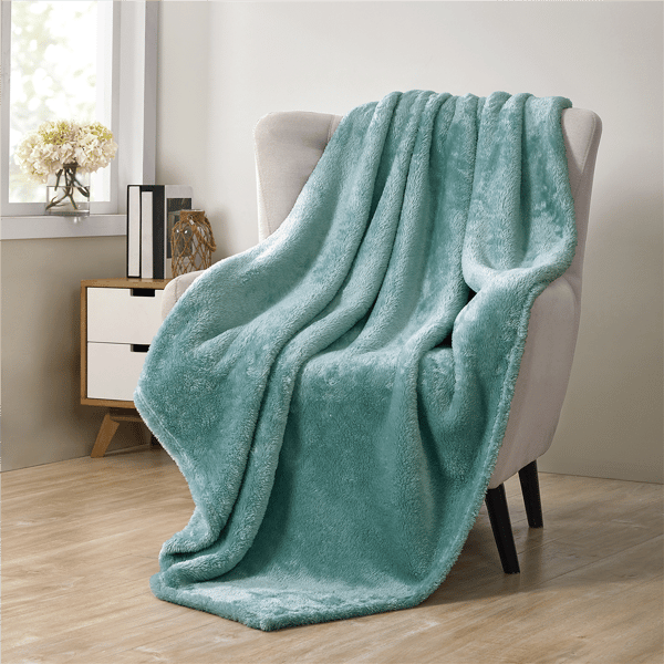 VCNY Home Avery Pure Solid Ultra-Plush Warm Antimicrobial Throw