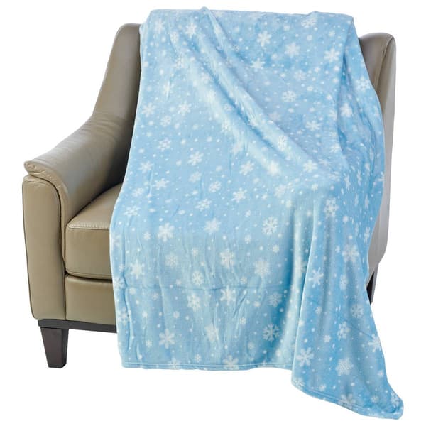 Ashley Cooper™ Snow Scene Plush Throw