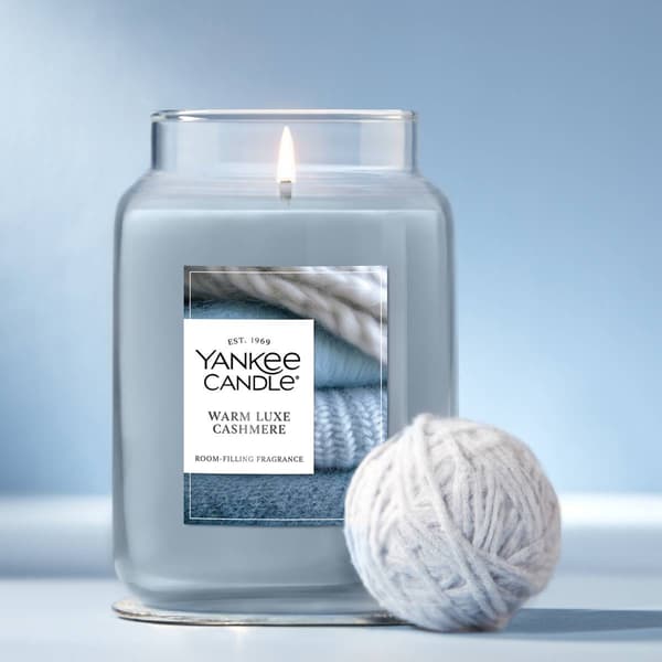 Yankee Candle(R) 22oz. Warm Luxe Cashmere Jar Candle