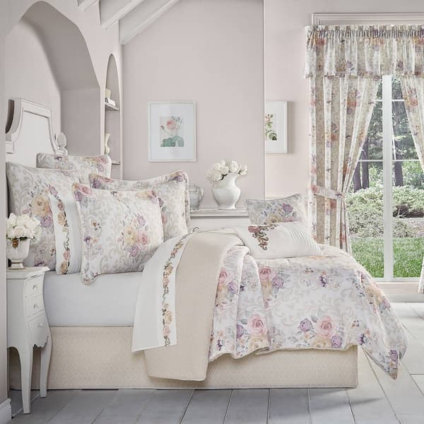 Royal Court Chardonnay Full/Queen Comforter Set - image 