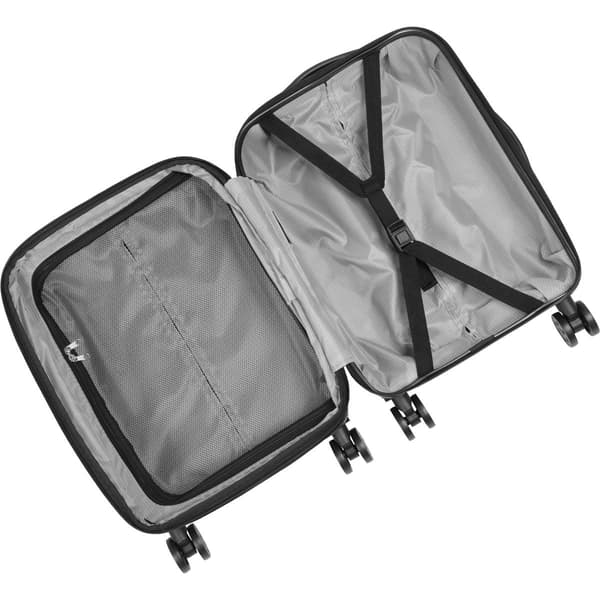 Total Travelware Passage 24in. Spinner Luggage