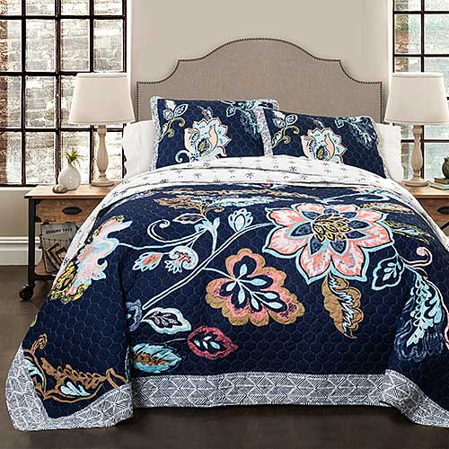 Open Video Modal for Lush Decor(R) 3pc. Aster Quilt Set