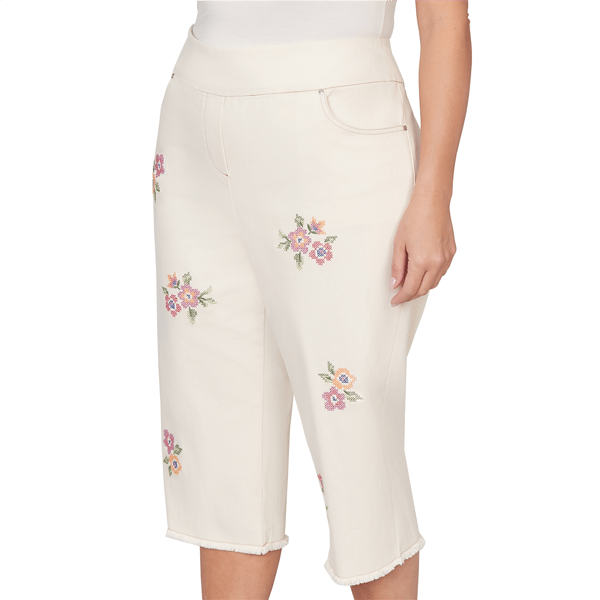 Plus Size Alfred Dunner Beachcomber Floral Cross Stitch Capris