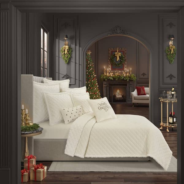 J. Queen New York Casey Sherpa Winter White Quilt Set - image 