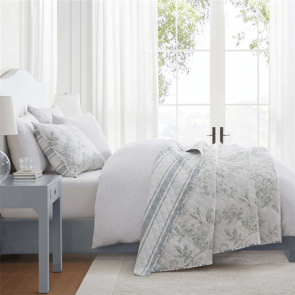 Martha Stewart Vine Flora Quilt Set