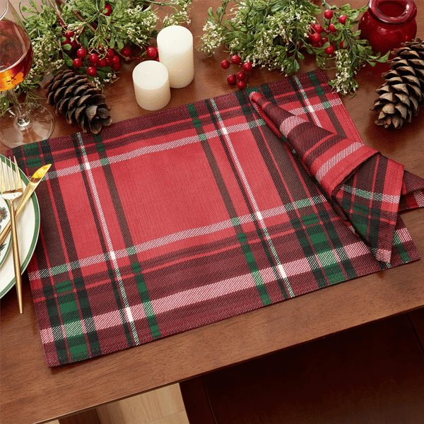 Threadmade Pocono Plaid Holiday Fabric Napkins - Set of 4