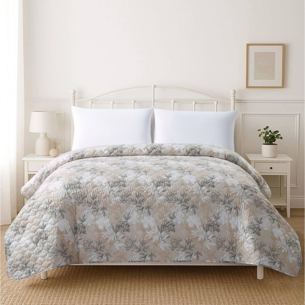 Ashley Cooper(tm) Arla Print Quilt