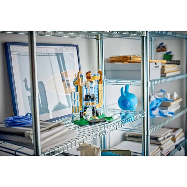 LEGO® Editions Lionel Messi – Soccer Legend