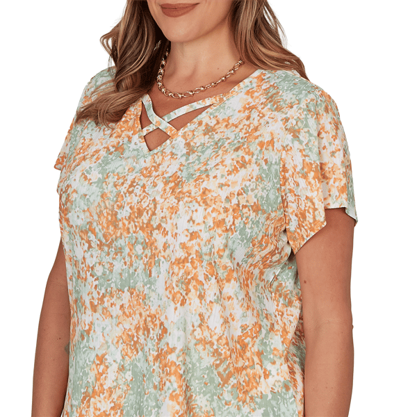 Plus Size Emaline Key Items Short Sleeve Textured Abstract Blouse
