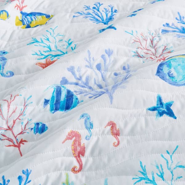 FreshFolds Ryanne 3pc. Reversible Coral & Fish Quilt Set