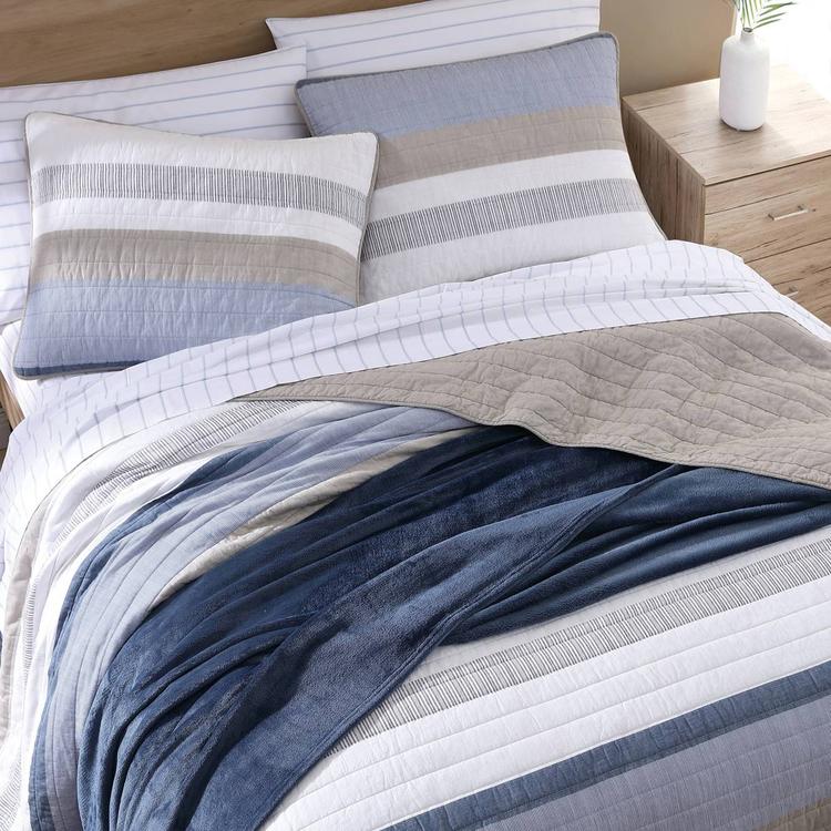 Nautica Galewood 136 Thread Count Reversible Quilt Set