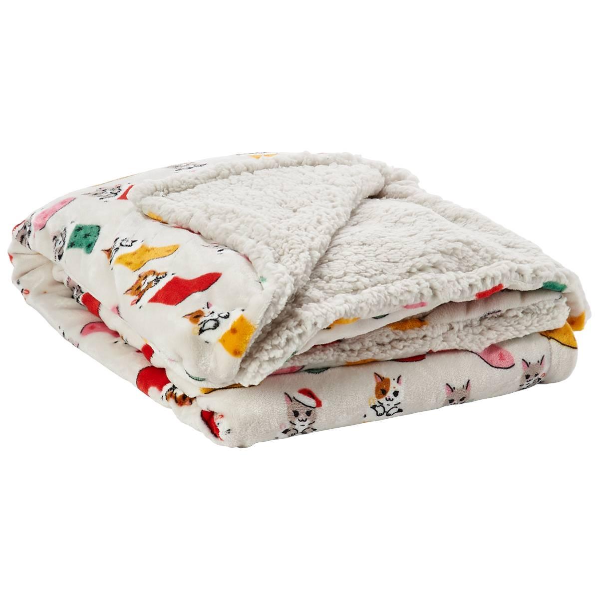 Mountain Ridge Cats In Stockings Sherpa Throw