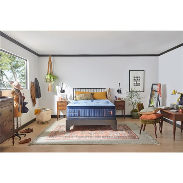 Stearns & Foster Luxury Estate Hybrid Medium Mattress - image 