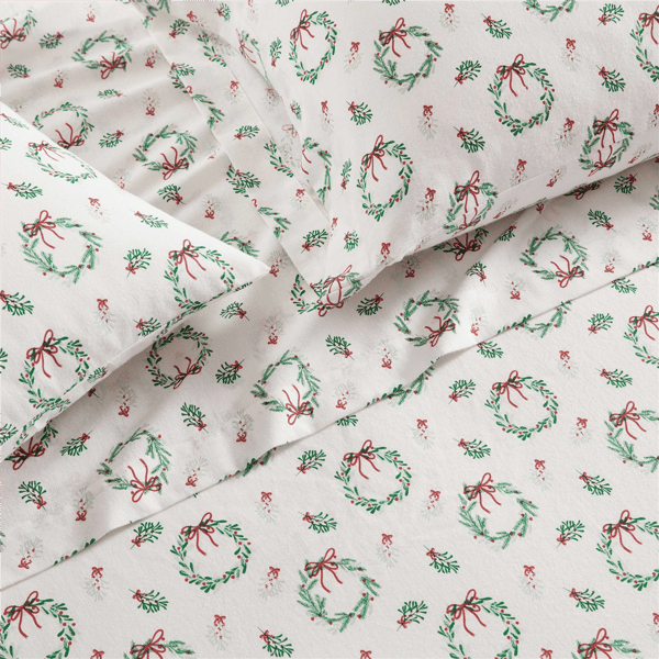 Martha Stewart Wreaths & Mistletoe Sheet Set