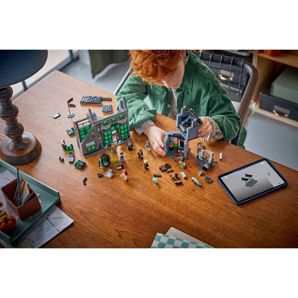 LEGO® Harry Potter™ Knockturn Alley™ Wizarding Shops Kit