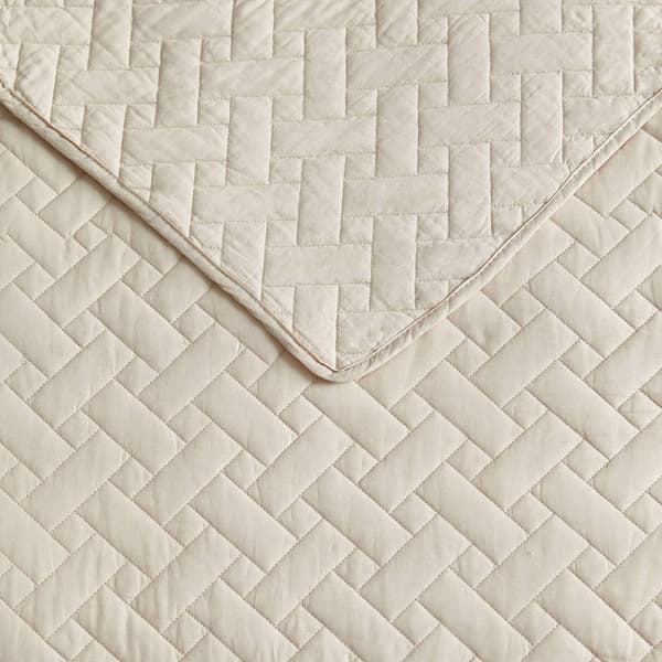 Tommy Bahama Solid Quilt Set