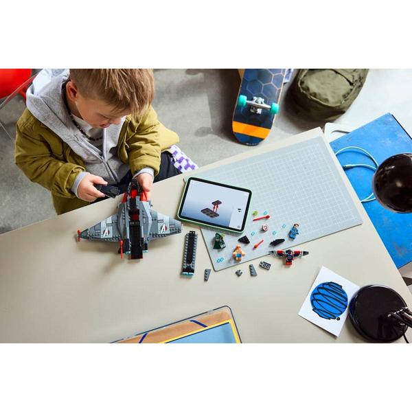 LEGO® Marvel Avengers: Doomsday Quinjet