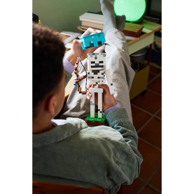 LEGO® Minecraft® The Skeleton Building Kit