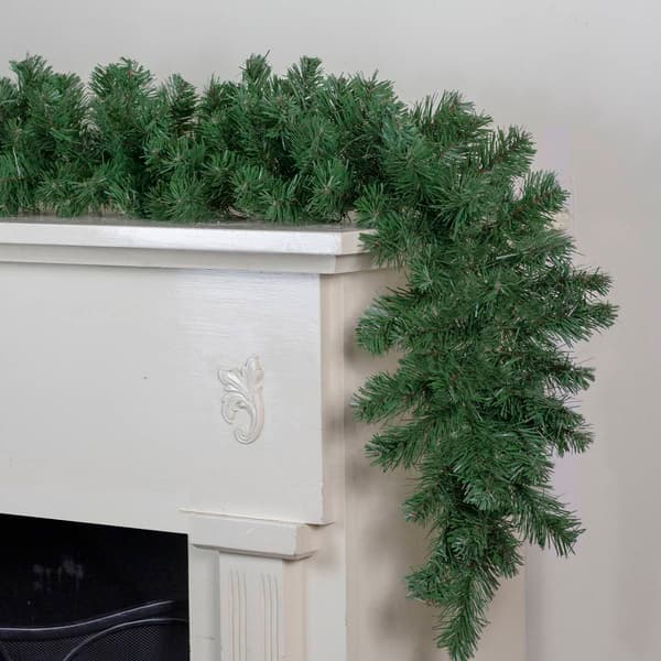 Northlight Seasonal 9ft. Spruce Artificial Christmas Garland