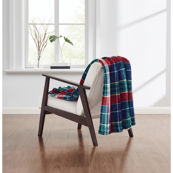 Truly Soft Cuddle Warmth Ivan Plaid Throw - image 