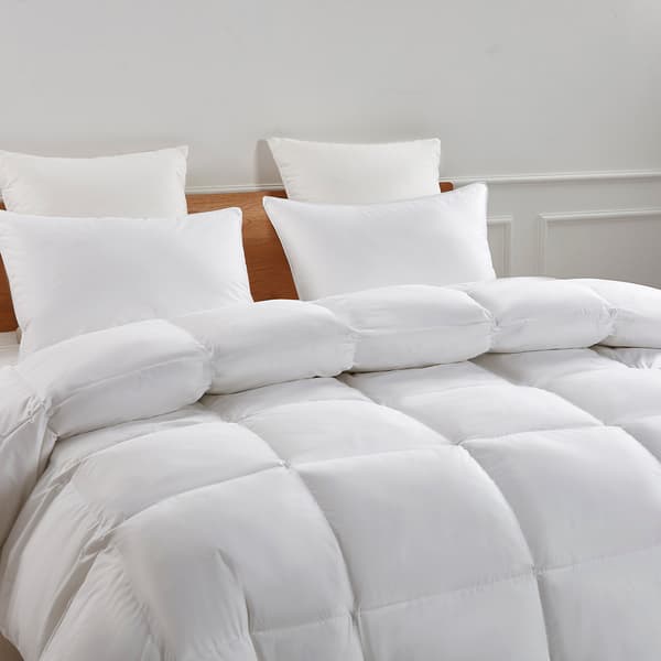 Serta® 233 Thread Count Goose Feather Down Fiber Light Comforter