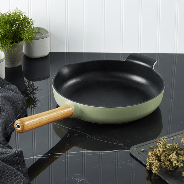 BergHOFF Ron 10.25in. Cast Iron 2.6Qt. Fry Pan