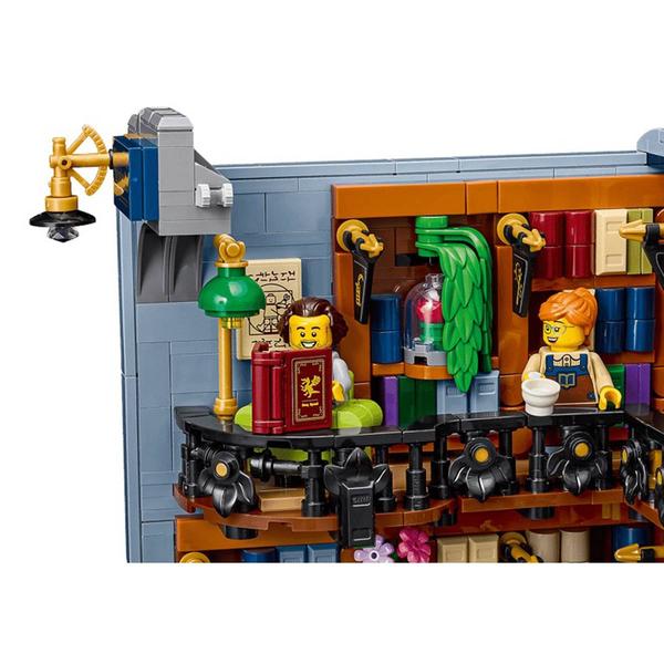 LEGO® Icons Bookstore: Book Nook