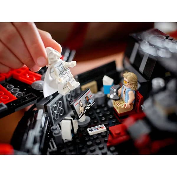 LEGO&#174; Star Wars&#174; The Dark Falcon Building Kit