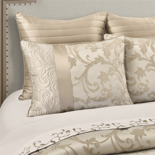 Royal Court Spectra 3pc. Comforter Set