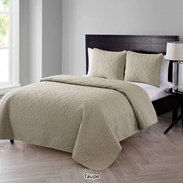 VCNY Home Caroline Embossed Quilt Set