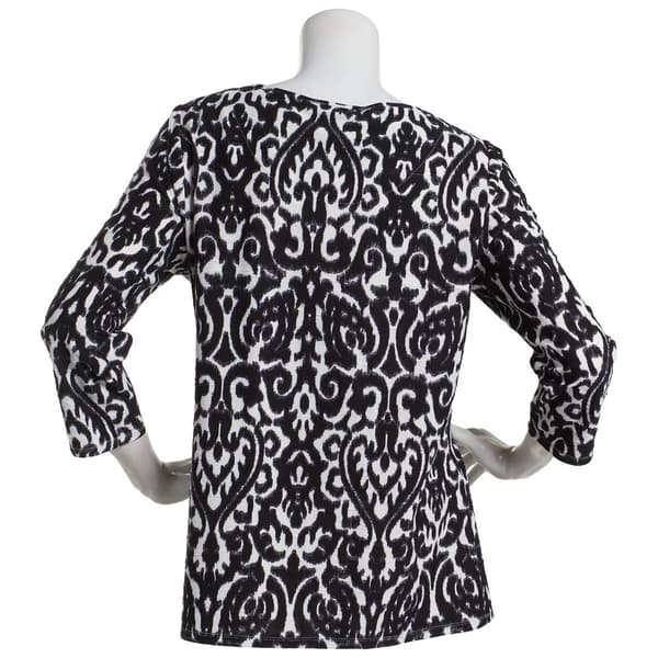 Womens Emily Daniels 3/4 Sleeve Scroll Embossed Scoop Neck Tee