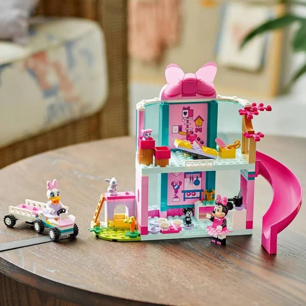 LEGO&#174; Disney Minnie''s Pet House