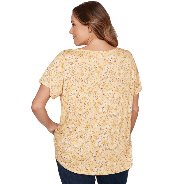Plus Size Emaline Key Items Short Sleeve Ditsy Floral Tee