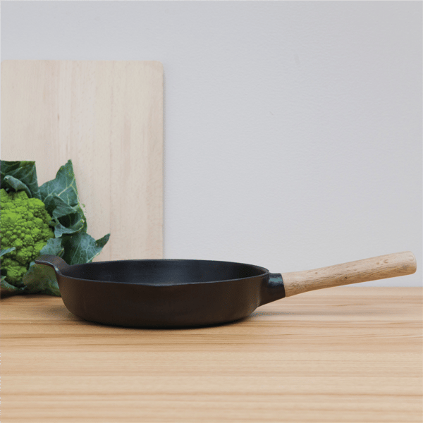BergHOFF Ron Cast Iron 10.25in. Fry Pan