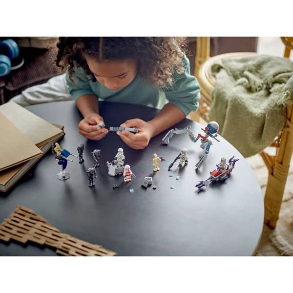 LEGO&#174; Star Wars&#174; Clone Trooper & Battle Droid