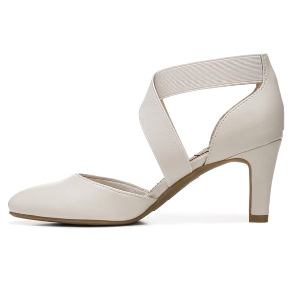 Womens LifeStride Gallery Classic Almond Toe Pumps