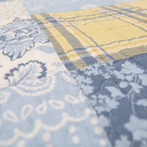 Donna Sharp Spring Flowers 3pc. Cotton Pieced Quilt Set