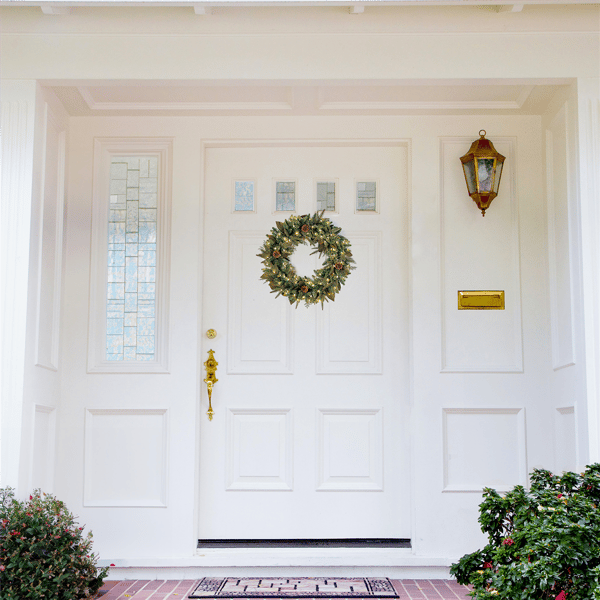 Northlight 24in. Pre-Lit Green River Spruce Christmas Wreath